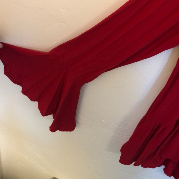 Red loose fit bell sleeve shirt - Picture 4 of 4